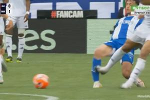 百家乐-这下太狠了！姆巴佩凶狠蹬踏对方小腿，被直红罚下！