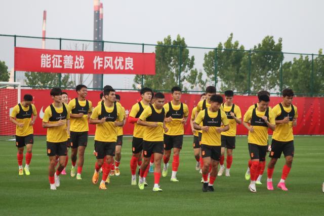 纸牌游戏-中阿国奥最后一练心照不宣 策略不同隔空同步神秘