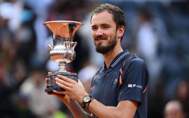 技巧-张奔斗：梅德维德夫——从红土天残到“红土专家”