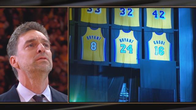 纸牌游戏-加索尔球衣退役激励浓眉，他扛起球队杀到西部第九