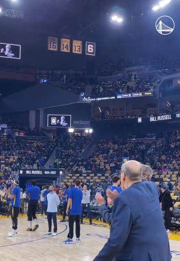 技巧-汤普森攻防闪耀梦回巅峰 锁死獭兔助勇士拿捏绿军